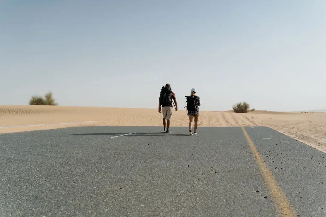 参考シナリオ：初回のお問い合わせ（Travel & Tourism）